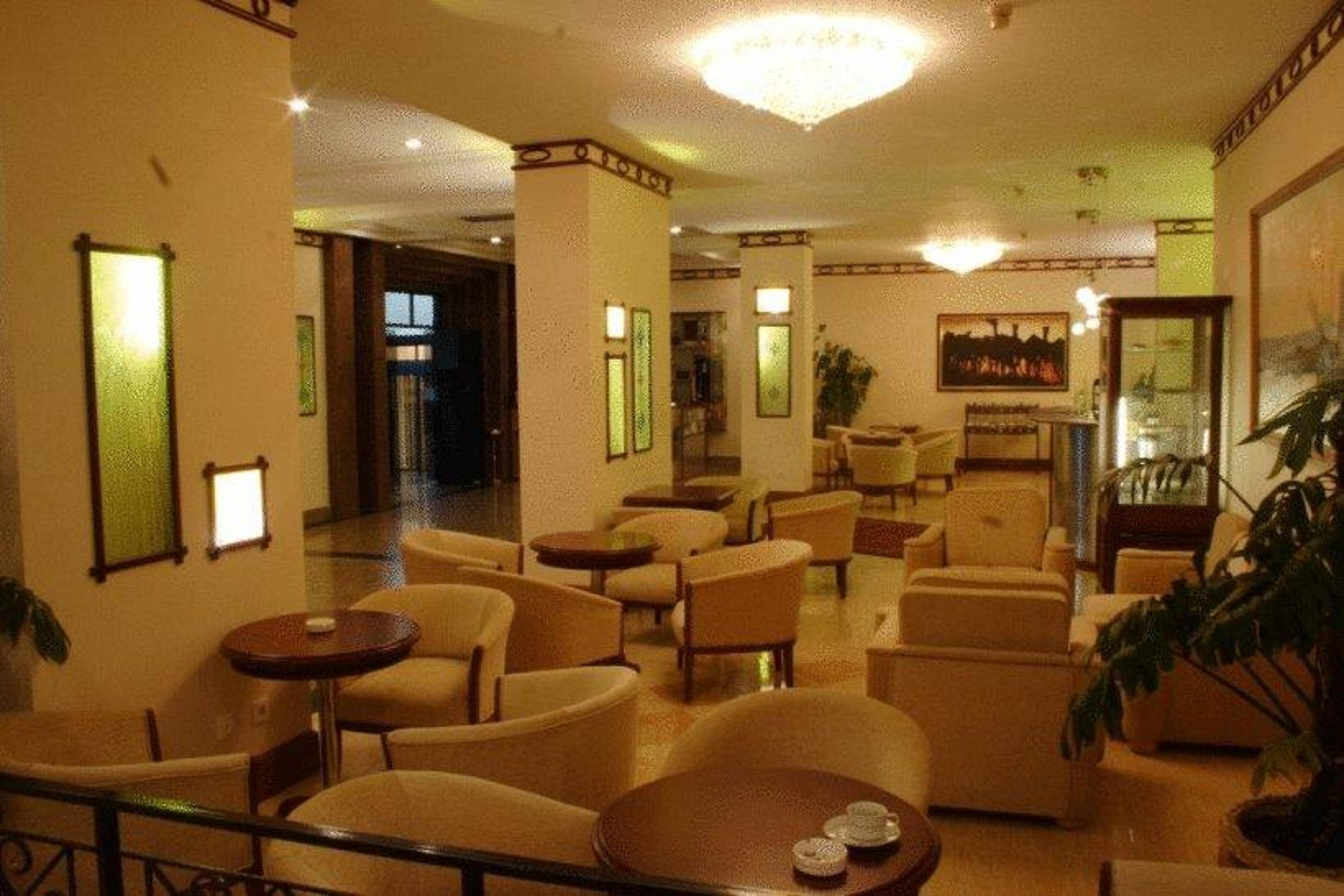 Grand Hotel Europe Baky Esterno foto