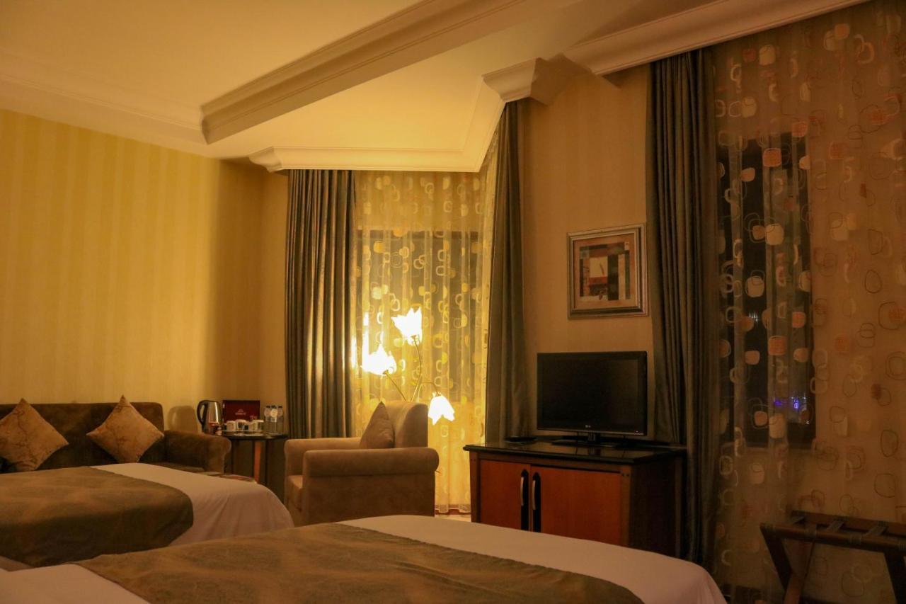 Grand Hotel Europe Baky Esterno foto